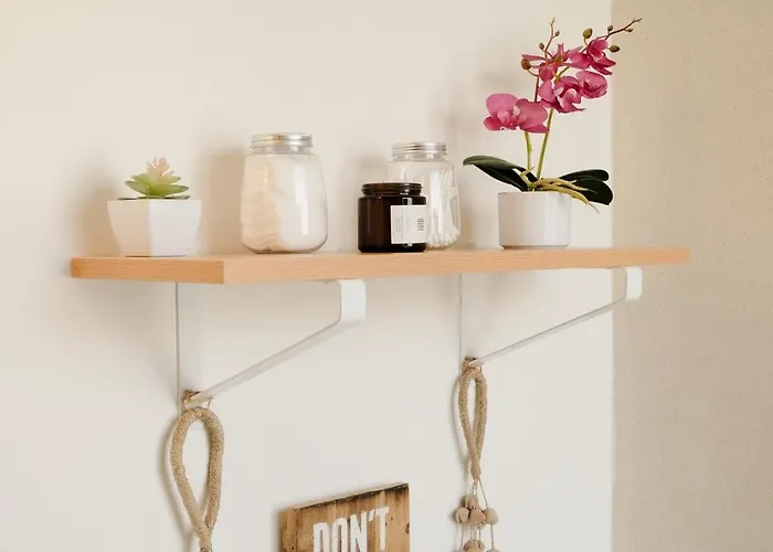 Charming Haus Unit 6 *